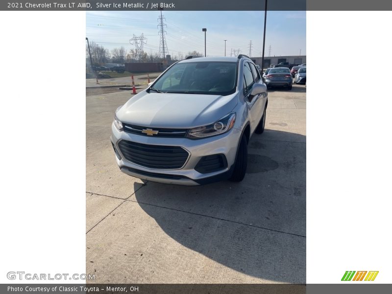 Silver Ice Metallic / Jet Black 2021 Chevrolet Trax LT AWD