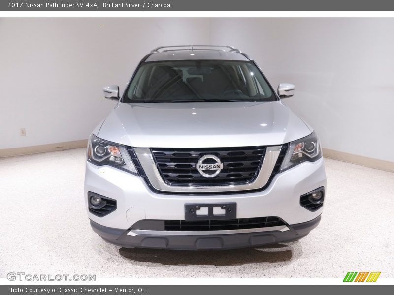 Brilliant Silver / Charcoal 2017 Nissan Pathfinder SV 4x4
