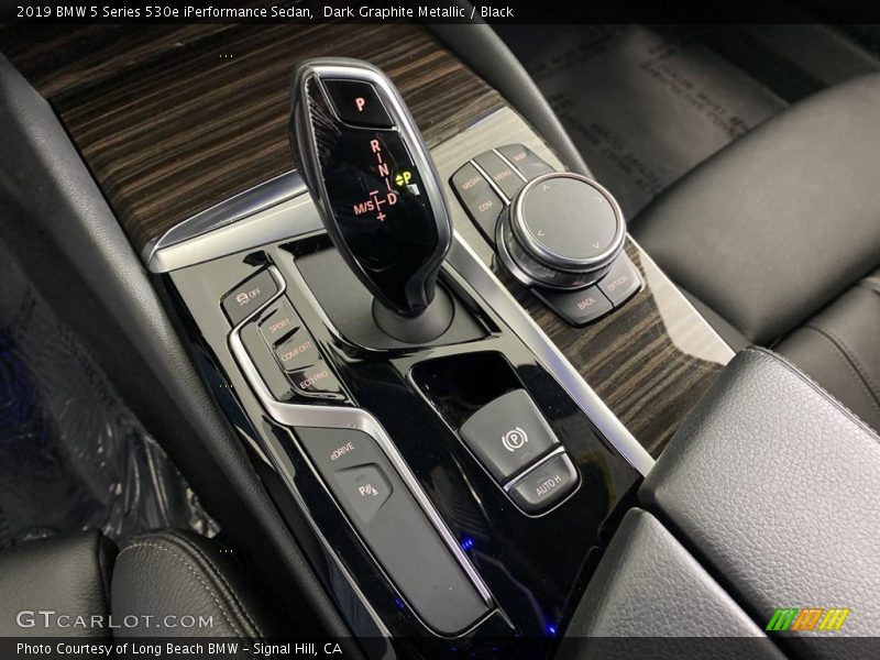 Dark Graphite Metallic / Black 2019 BMW 5 Series 530e iPerformance Sedan