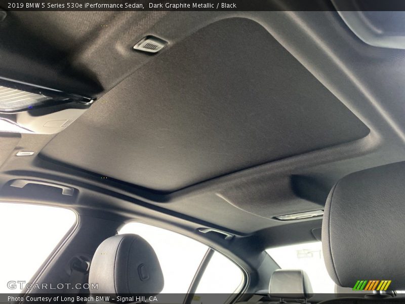 Dark Graphite Metallic / Black 2019 BMW 5 Series 530e iPerformance Sedan