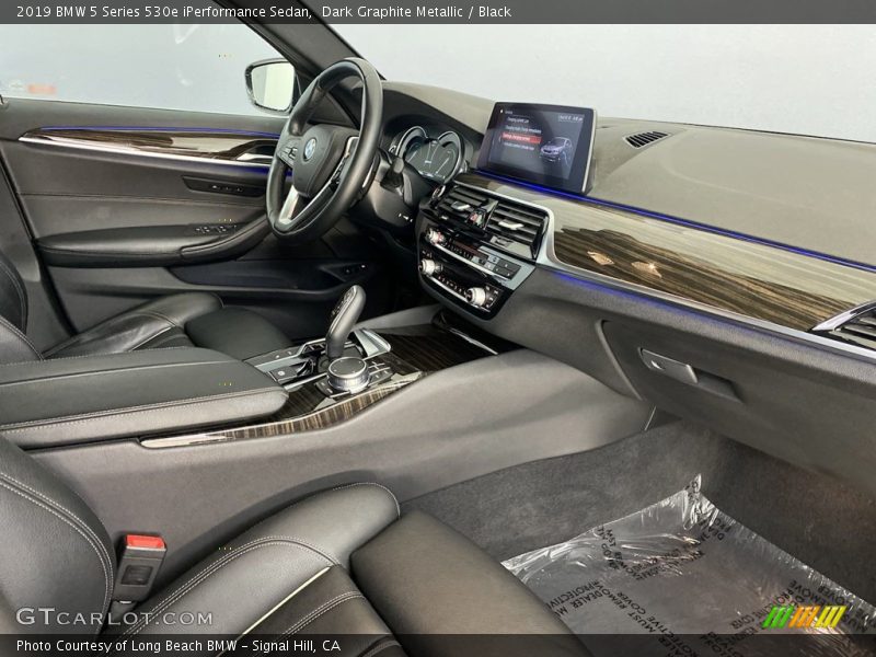 Dark Graphite Metallic / Black 2019 BMW 5 Series 530e iPerformance Sedan
