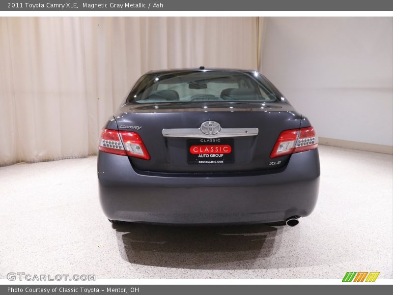 Magnetic Gray Metallic / Ash 2011 Toyota Camry XLE