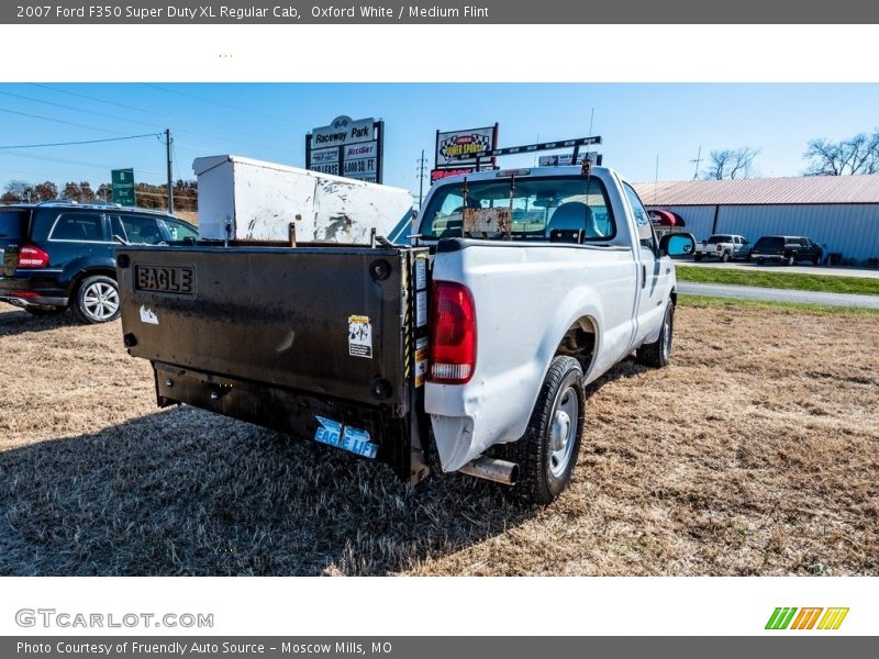 Oxford White / Medium Flint 2007 Ford F350 Super Duty XL Regular Cab