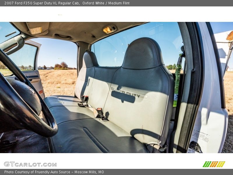 Oxford White / Medium Flint 2007 Ford F350 Super Duty XL Regular Cab
