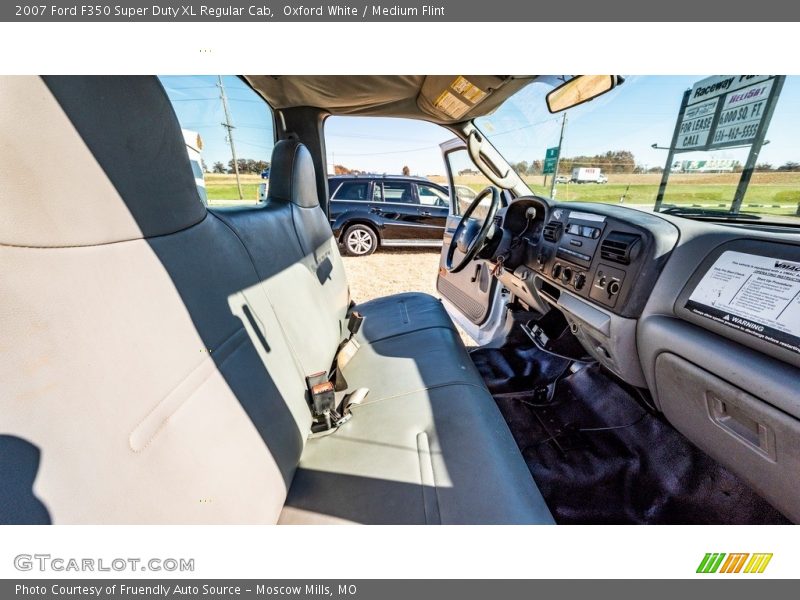 Oxford White / Medium Flint 2007 Ford F350 Super Duty XL Regular Cab