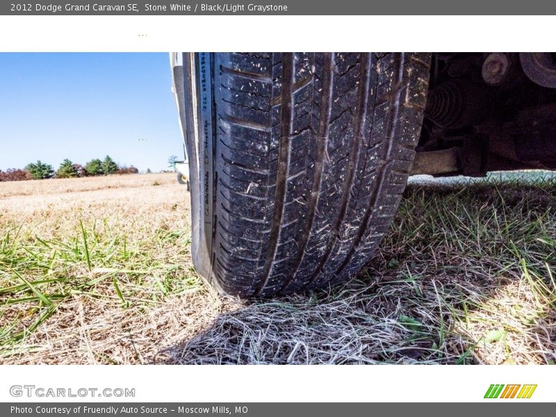 Stone White / Black/Light Graystone 2012 Dodge Grand Caravan SE