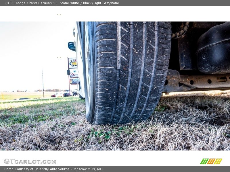 Stone White / Black/Light Graystone 2012 Dodge Grand Caravan SE
