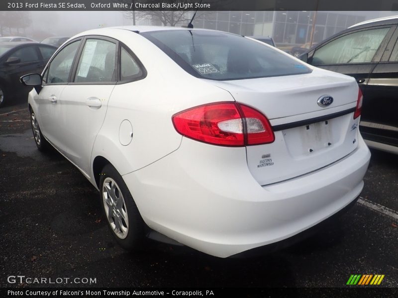 Oxford White / Charcoal Black/Light Stone 2013 Ford Fiesta SE Sedan