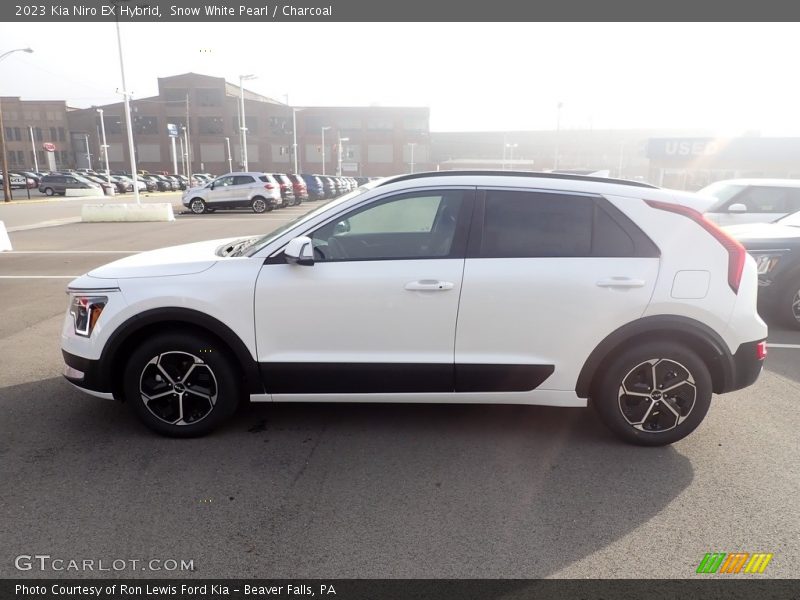 Snow White Pearl / Charcoal 2023 Kia Niro EX Hybrid