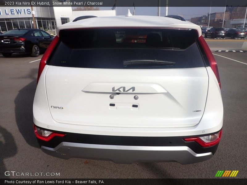 Snow White Pearl / Charcoal 2023 Kia Niro EX Hybrid