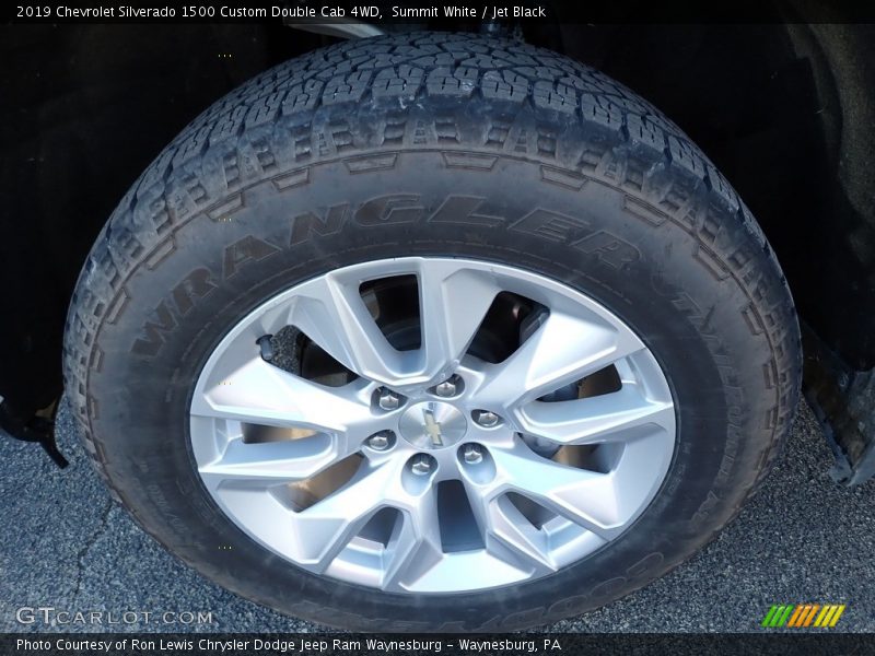 Summit White / Jet Black 2019 Chevrolet Silverado 1500 Custom Double Cab 4WD