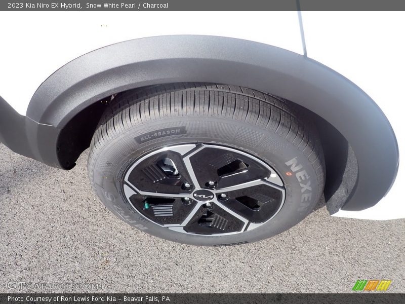 Snow White Pearl / Charcoal 2023 Kia Niro EX Hybrid