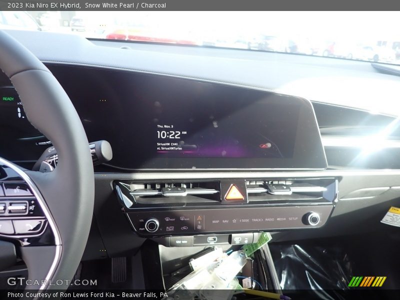Snow White Pearl / Charcoal 2023 Kia Niro EX Hybrid