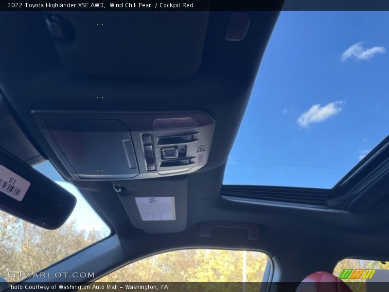 Wind Chill Pearl / Cockpit Red 2022 Toyota Highlander XSE AWD