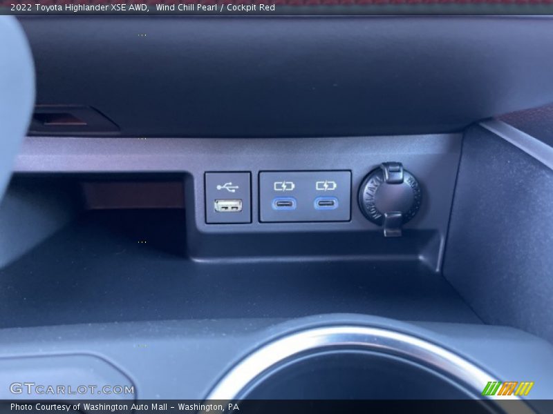 Wind Chill Pearl / Cockpit Red 2022 Toyota Highlander XSE AWD
