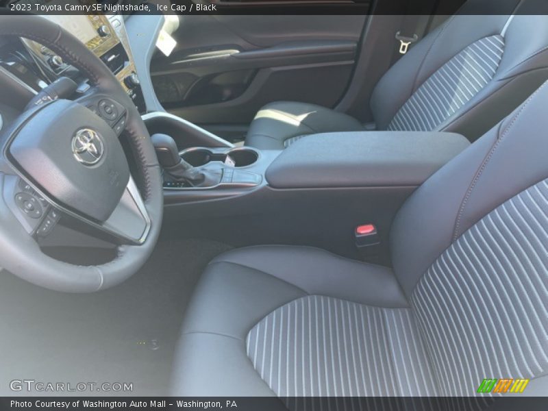 Ice Cap / Black 2023 Toyota Camry SE Nightshade