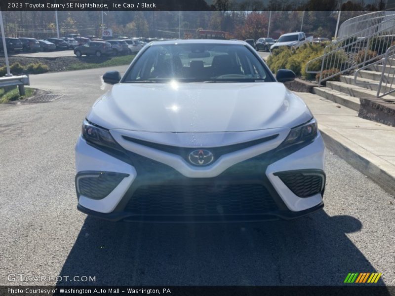 Ice Cap / Black 2023 Toyota Camry SE Nightshade