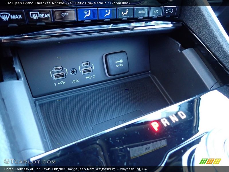 Baltic Gray Metallic / Global Black 2023 Jeep Grand Cherokee Altitude 4x4