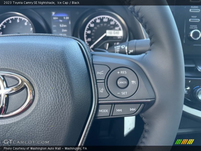 Ice Cap / Black 2023 Toyota Camry SE Nightshade