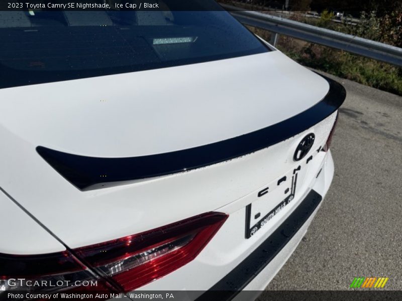Ice Cap / Black 2023 Toyota Camry SE Nightshade