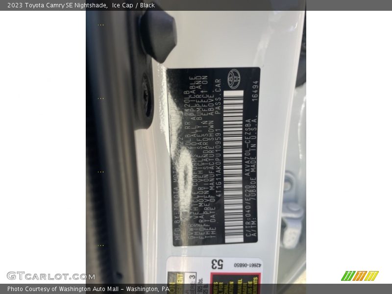 Ice Cap / Black 2023 Toyota Camry SE Nightshade