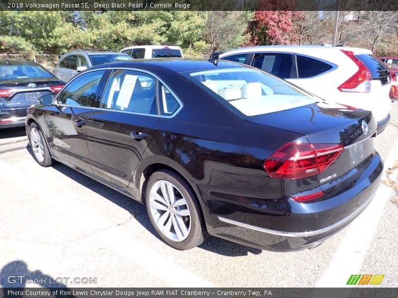 Deep Black Pearl / Cornsilk Beige 2018 Volkswagen Passat SE