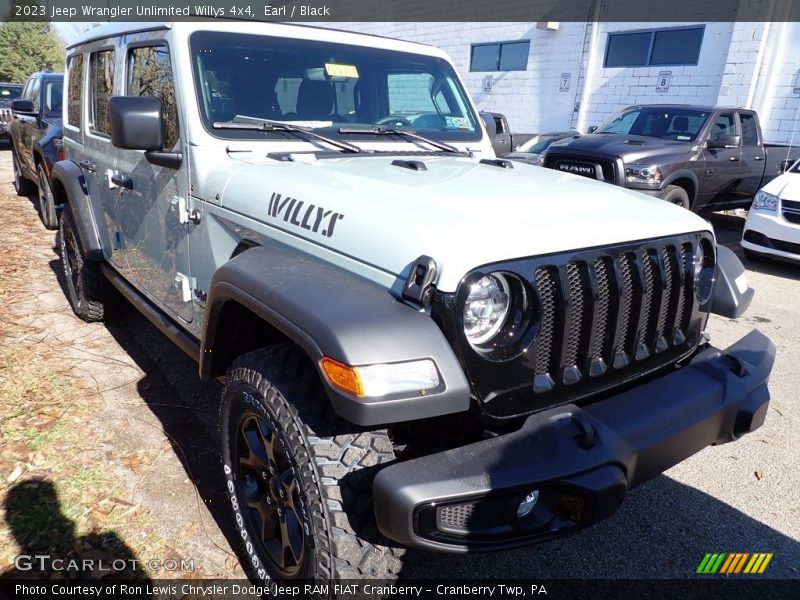 Front 3/4 View of 2023 Wrangler Unlimited Willys 4x4