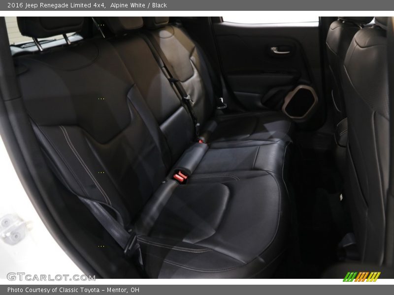 Alpine White / Black 2016 Jeep Renegade Limited 4x4