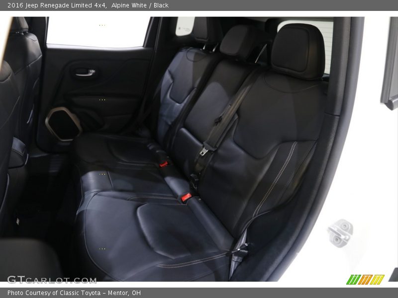 Alpine White / Black 2016 Jeep Renegade Limited 4x4