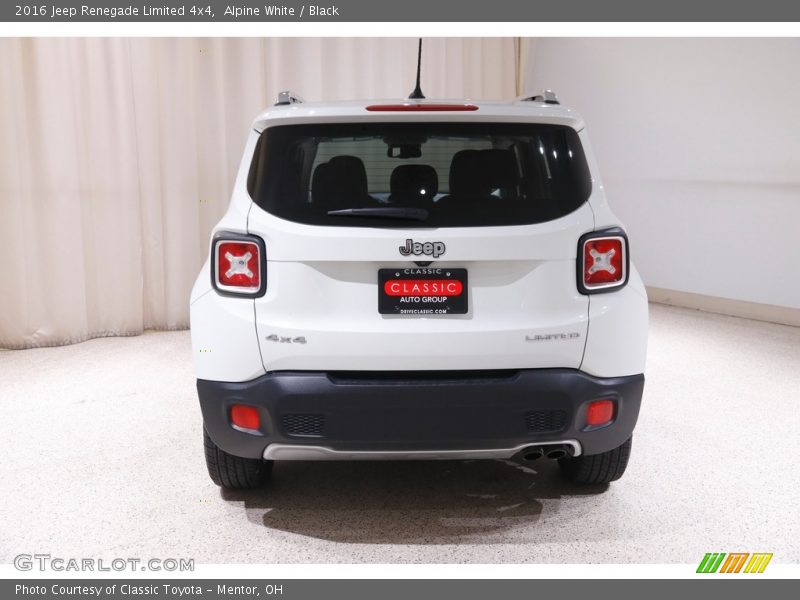 Alpine White / Black 2016 Jeep Renegade Limited 4x4