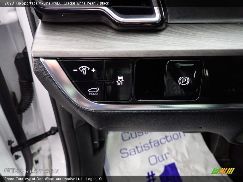Glacial White Pearl / Black 2023 Kia Sportage X-Line AWD