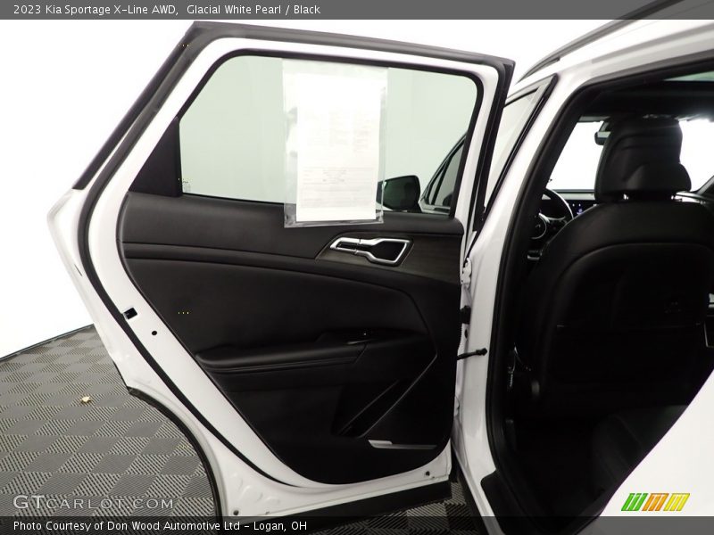 Glacial White Pearl / Black 2023 Kia Sportage X-Line AWD