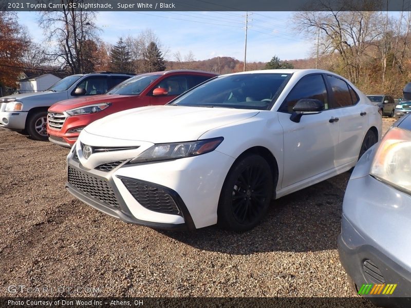 Super White / Black 2021 Toyota Camry SE Nightshade