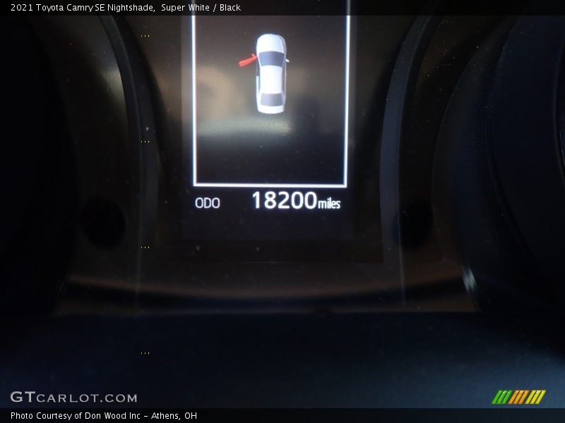 Super White / Black 2021 Toyota Camry SE Nightshade