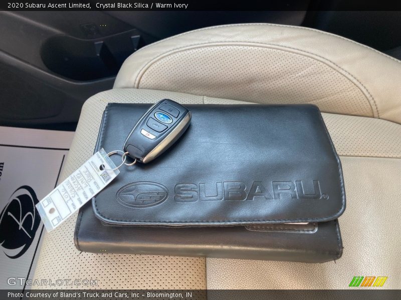 Crystal Black Silica / Warm Ivory 2020 Subaru Ascent Limited