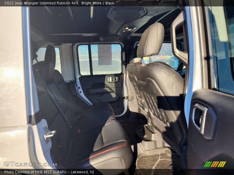 Bright White / Black 2022 Jeep Wrangler Unlimited Rubicon 4x4