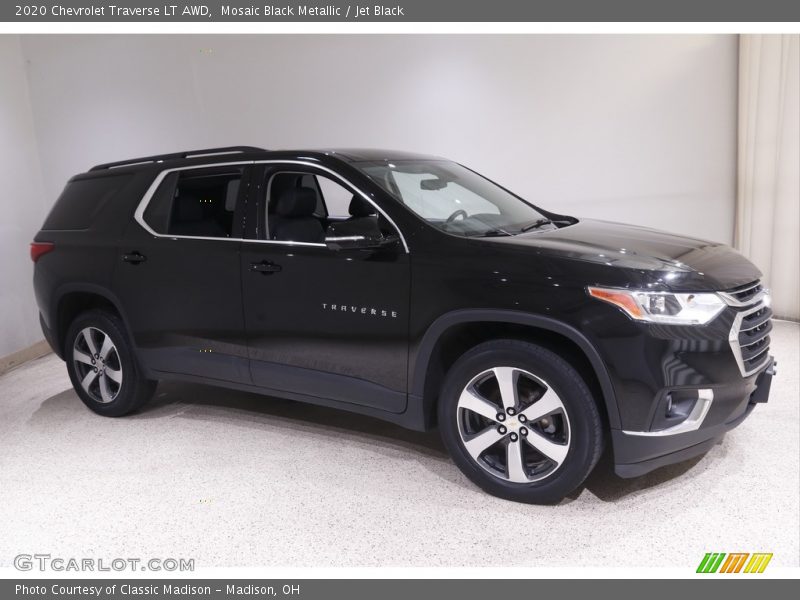Mosaic Black Metallic / Jet Black 2020 Chevrolet Traverse LT AWD