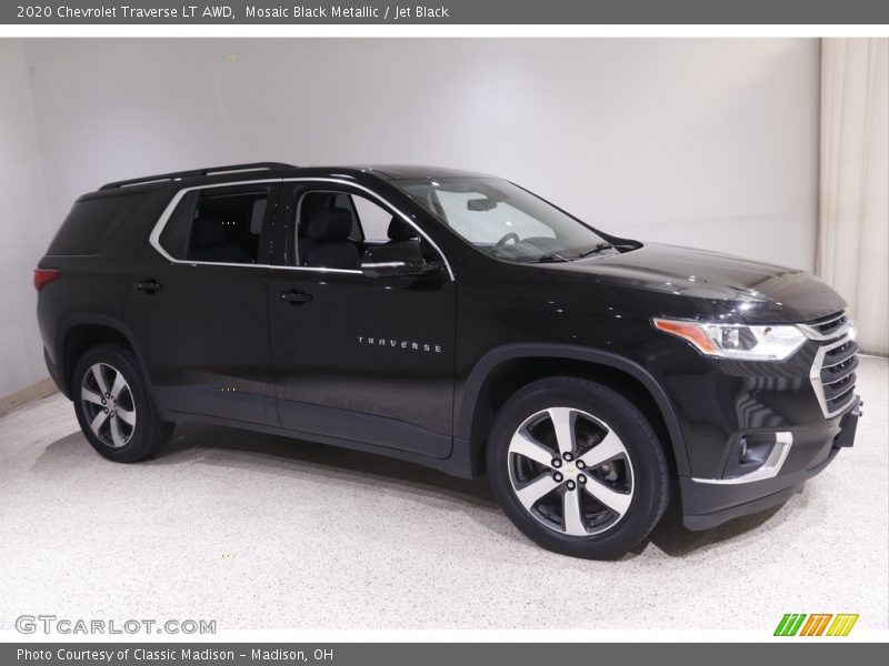 Mosaic Black Metallic / Jet Black 2020 Chevrolet Traverse LT AWD