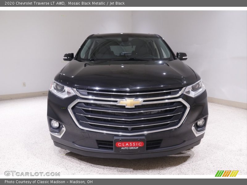 Mosaic Black Metallic / Jet Black 2020 Chevrolet Traverse LT AWD