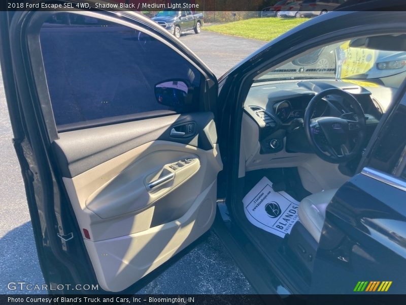 Shadow Black / Medium Light Stone 2018 Ford Escape SEL 4WD