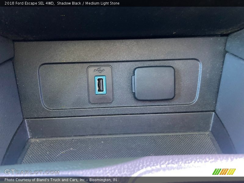 Shadow Black / Medium Light Stone 2018 Ford Escape SEL 4WD