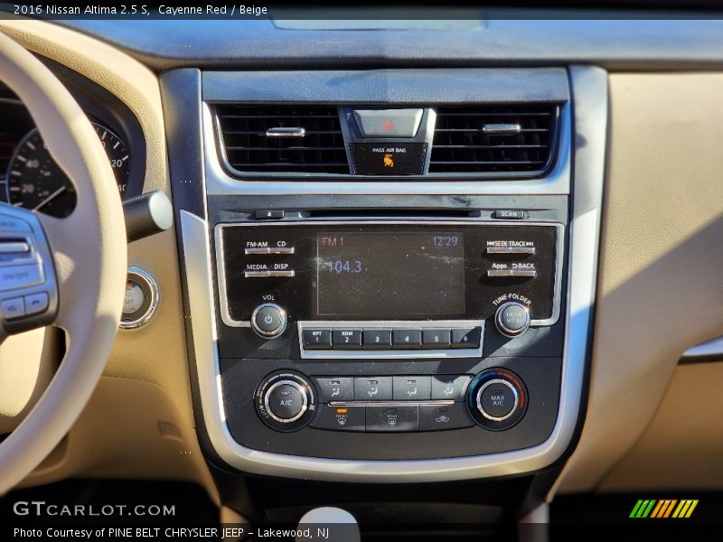 Cayenne Red / Beige 2016 Nissan Altima 2.5 S