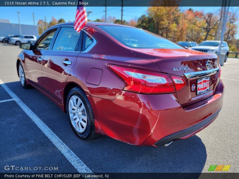 Cayenne Red / Beige 2016 Nissan Altima 2.5 S