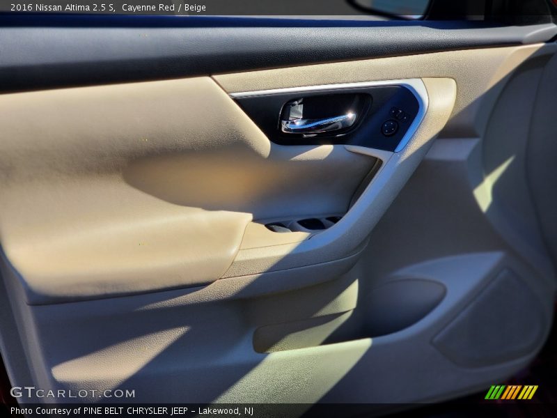 Cayenne Red / Beige 2016 Nissan Altima 2.5 S