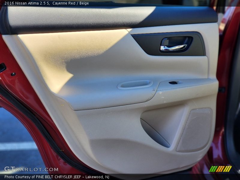 Cayenne Red / Beige 2016 Nissan Altima 2.5 S