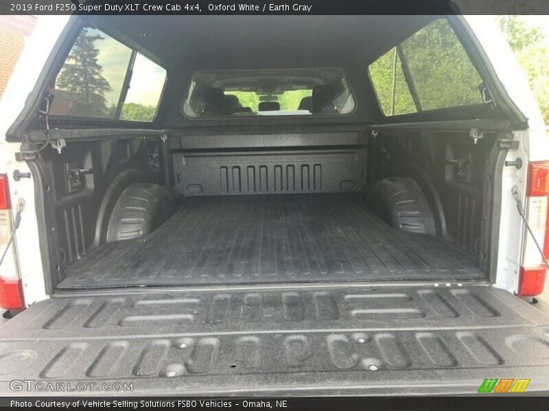 Oxford White / Earth Gray 2019 Ford F250 Super Duty XLT Crew Cab 4x4