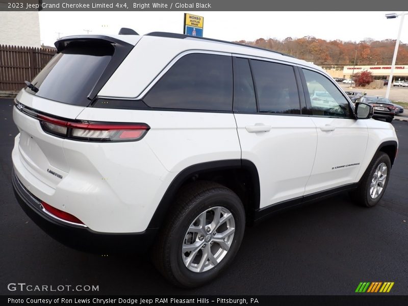 Bright White / Global Black 2023 Jeep Grand Cherokee Limited 4x4