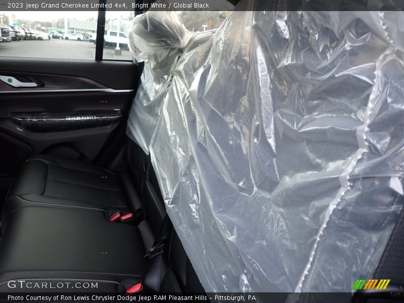 Bright White / Global Black 2023 Jeep Grand Cherokee Limited 4x4