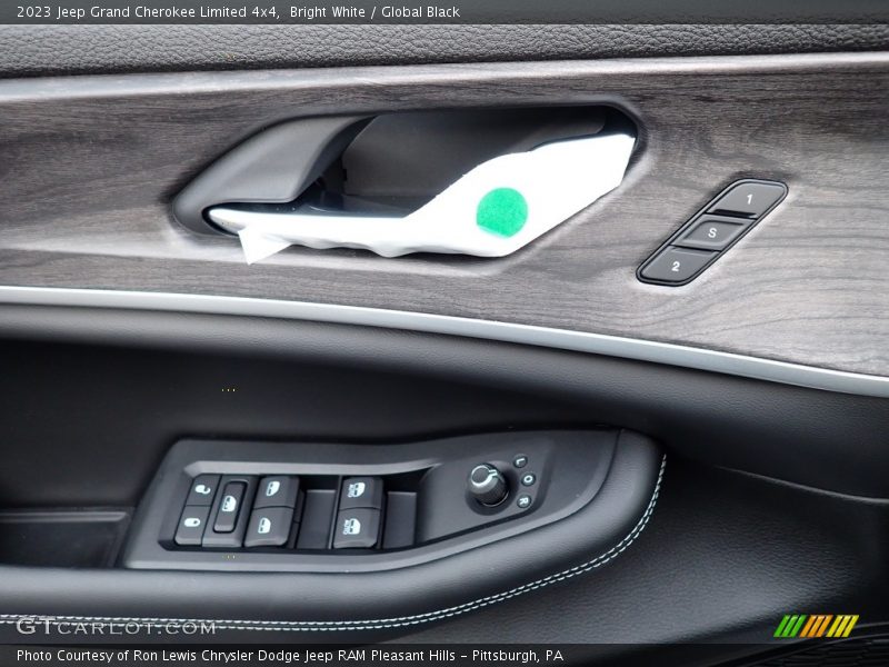 Bright White / Global Black 2023 Jeep Grand Cherokee Limited 4x4