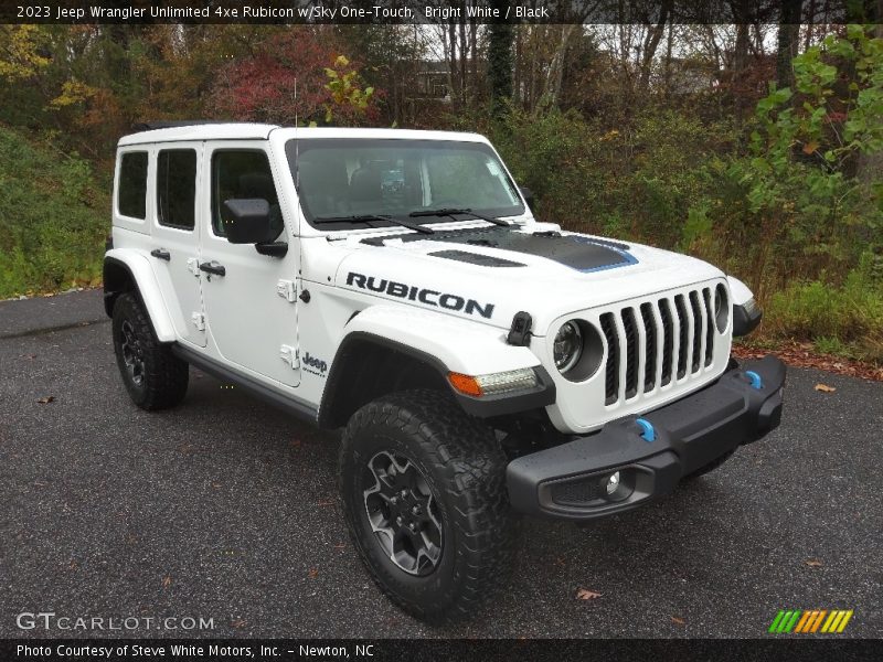 Front 3/4 View of 2023 Wrangler Unlimited 4xe Rubicon w/Sky One-Touch